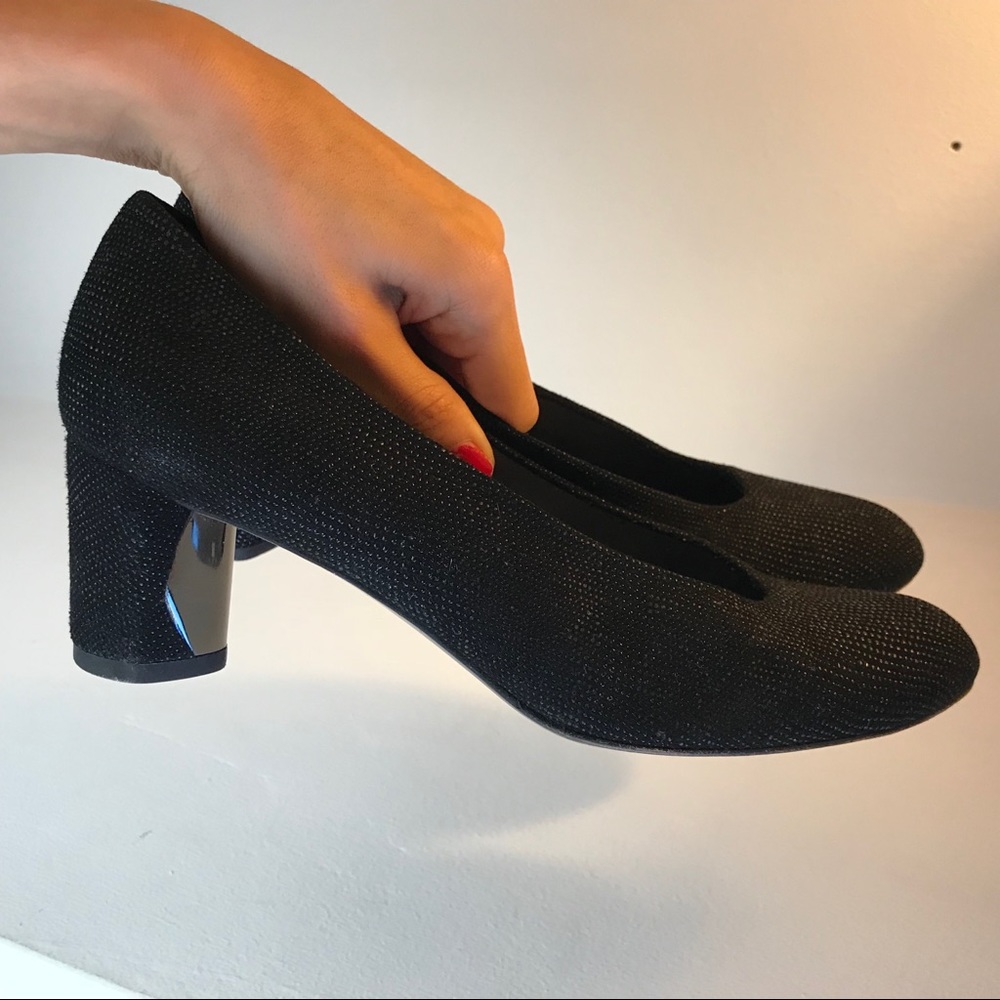 ✨STUART WEITZMAN ✨ LOW BLOCK HEEL